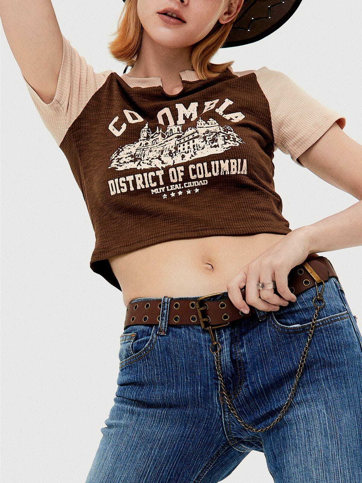 Y2K Castle Print Cropped Tee - Retro 90s Grunge Summer Outfit for Y2K Fashion Lovers