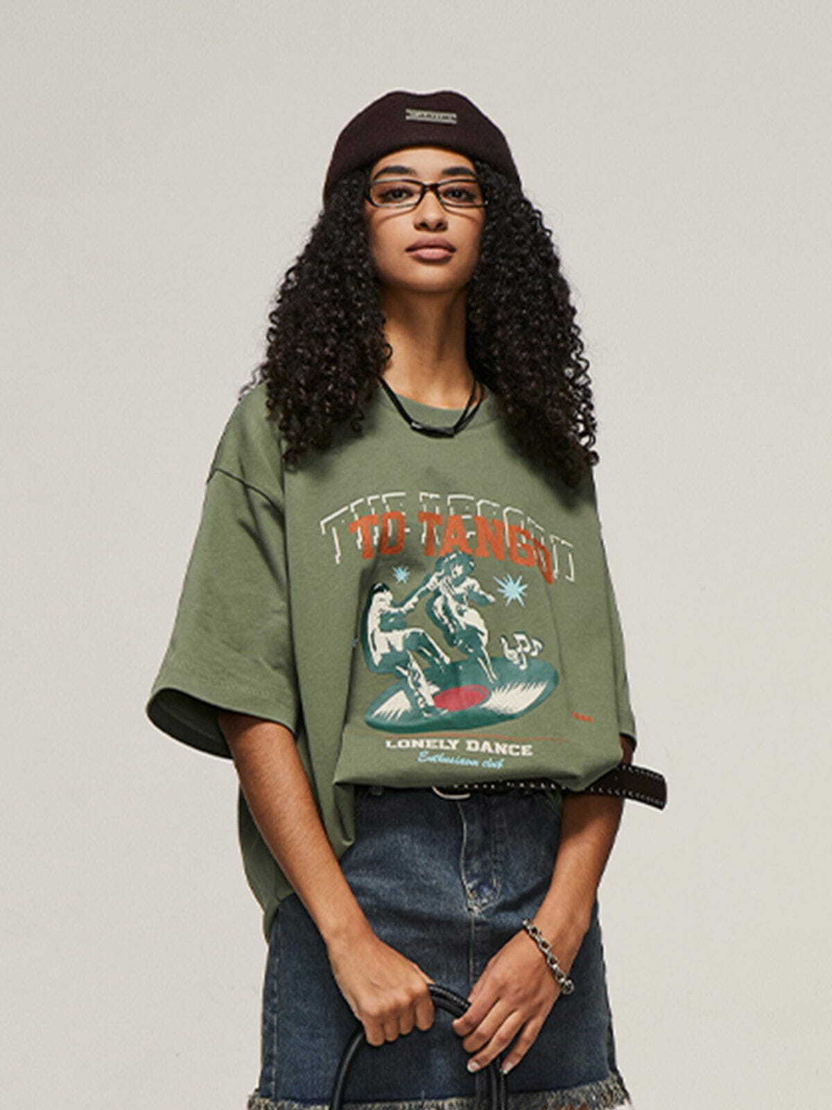 Y2K Grunge Album Print Tee - Retro 90s Summer Outfit, Perfect for Y2K Parties & Festivals