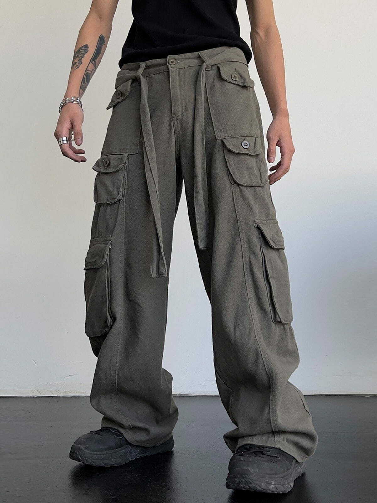 Y2K Grunge Cargo Pants with Large Pockets - Retro 90s Summer Outfit for Women